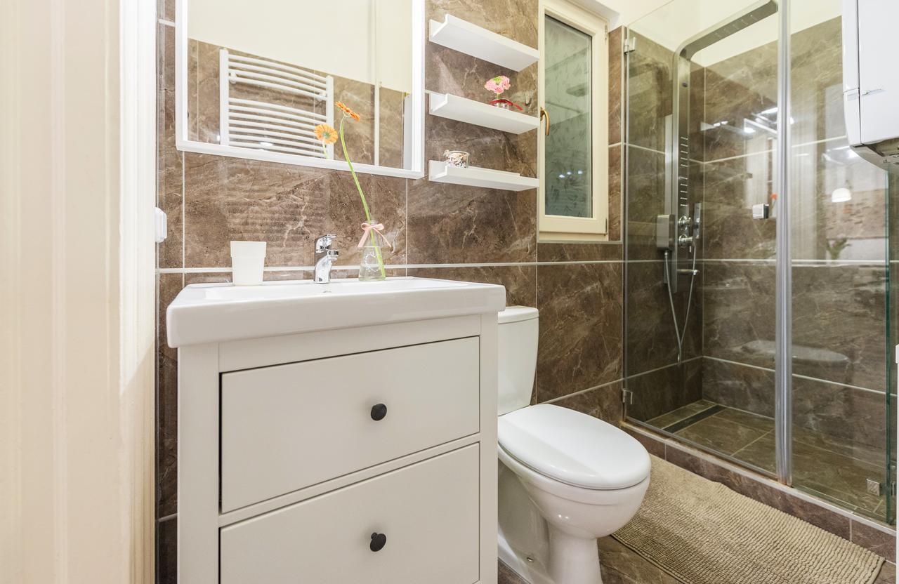Family And Friends Apartment Budapest Bagian luar foto